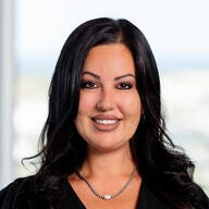 Nicole Molnar headshot